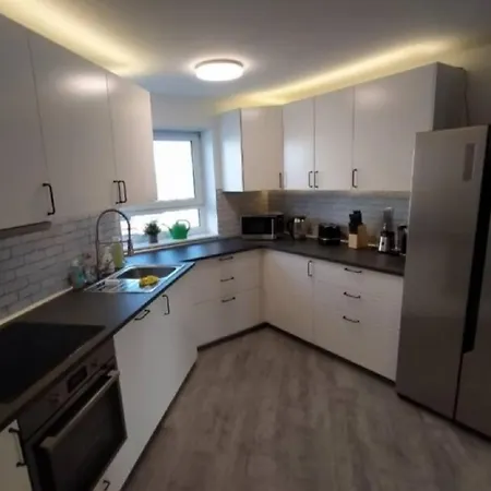 Apartment Rooftop Einzelzimmer In Gemeinschaftsunterkunft Weinberg R1